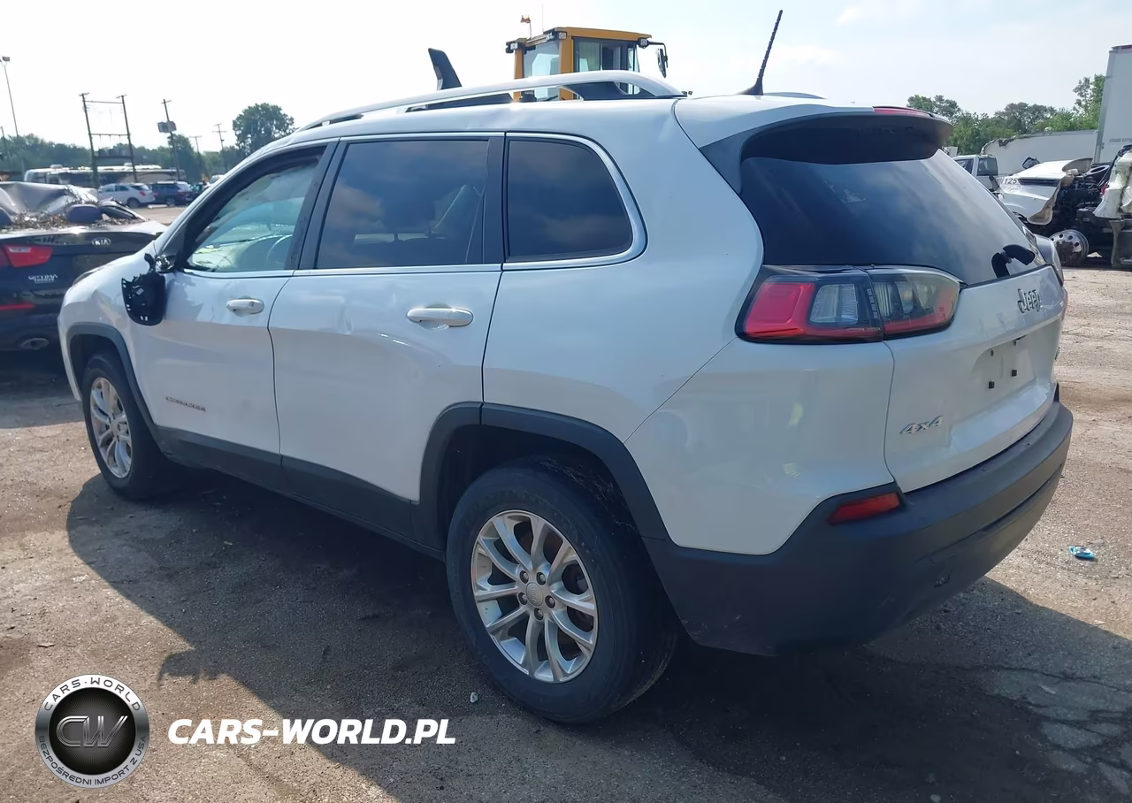 2019 Jeep Cherokee Latitude 4X4 VIN:1C4PJMCB9KD289424 - 3