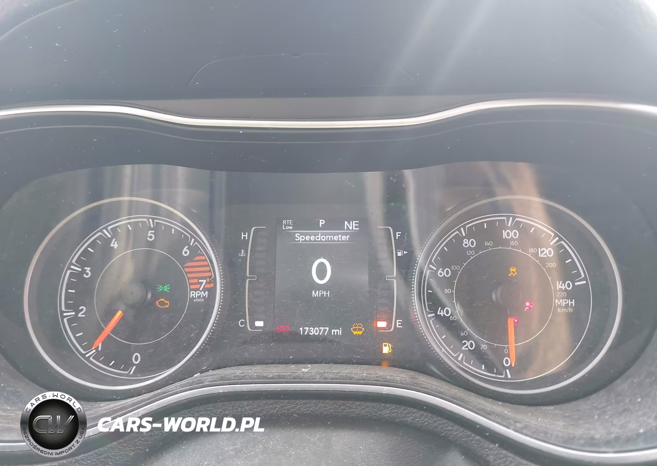 2019 Jeep Cherokee Latitude 4X4 VIN:1C4PJMCB9KD289424 - 7