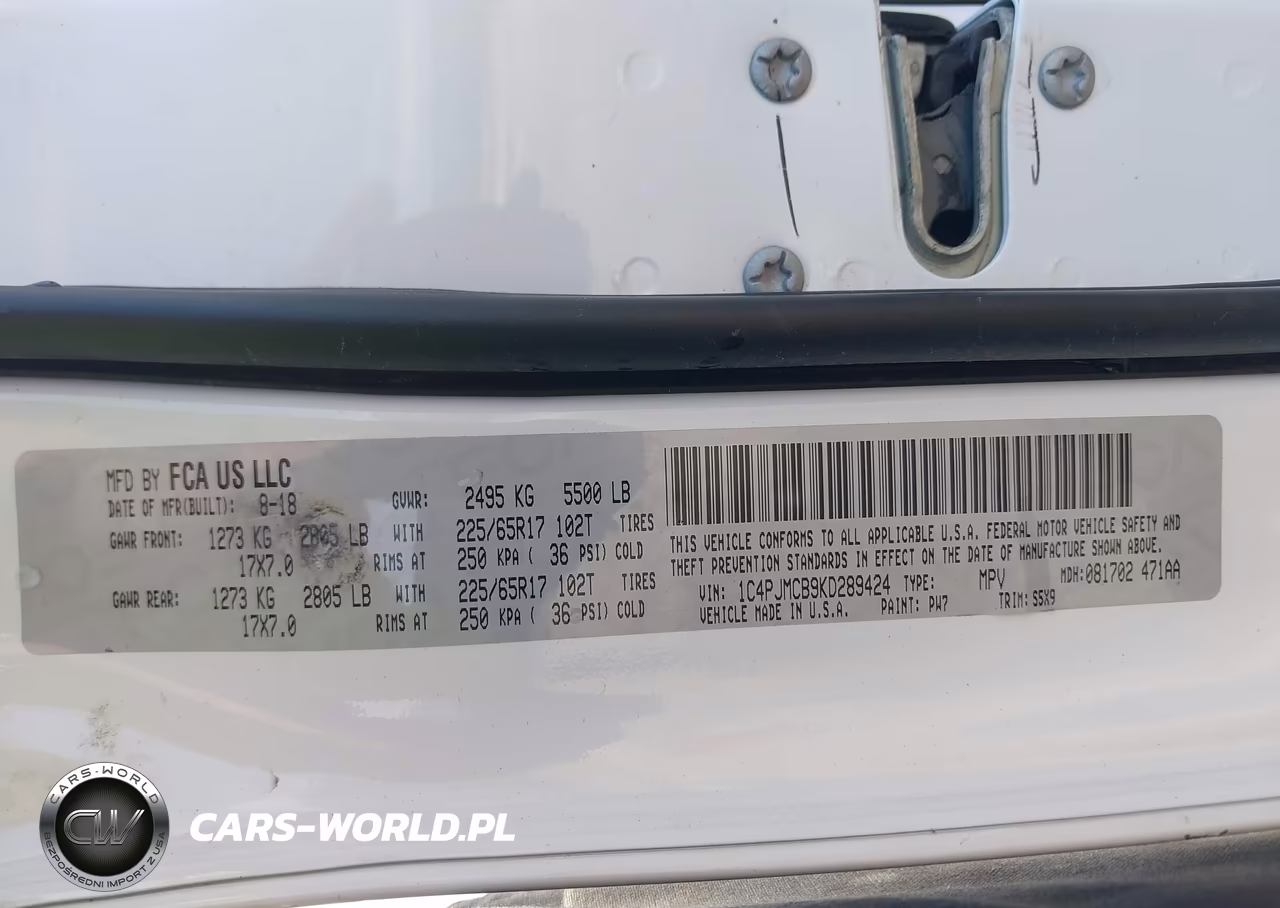 2019 Jeep Cherokee Latitude 4X4 VIN:1C4PJMCB9KD289424 - 9