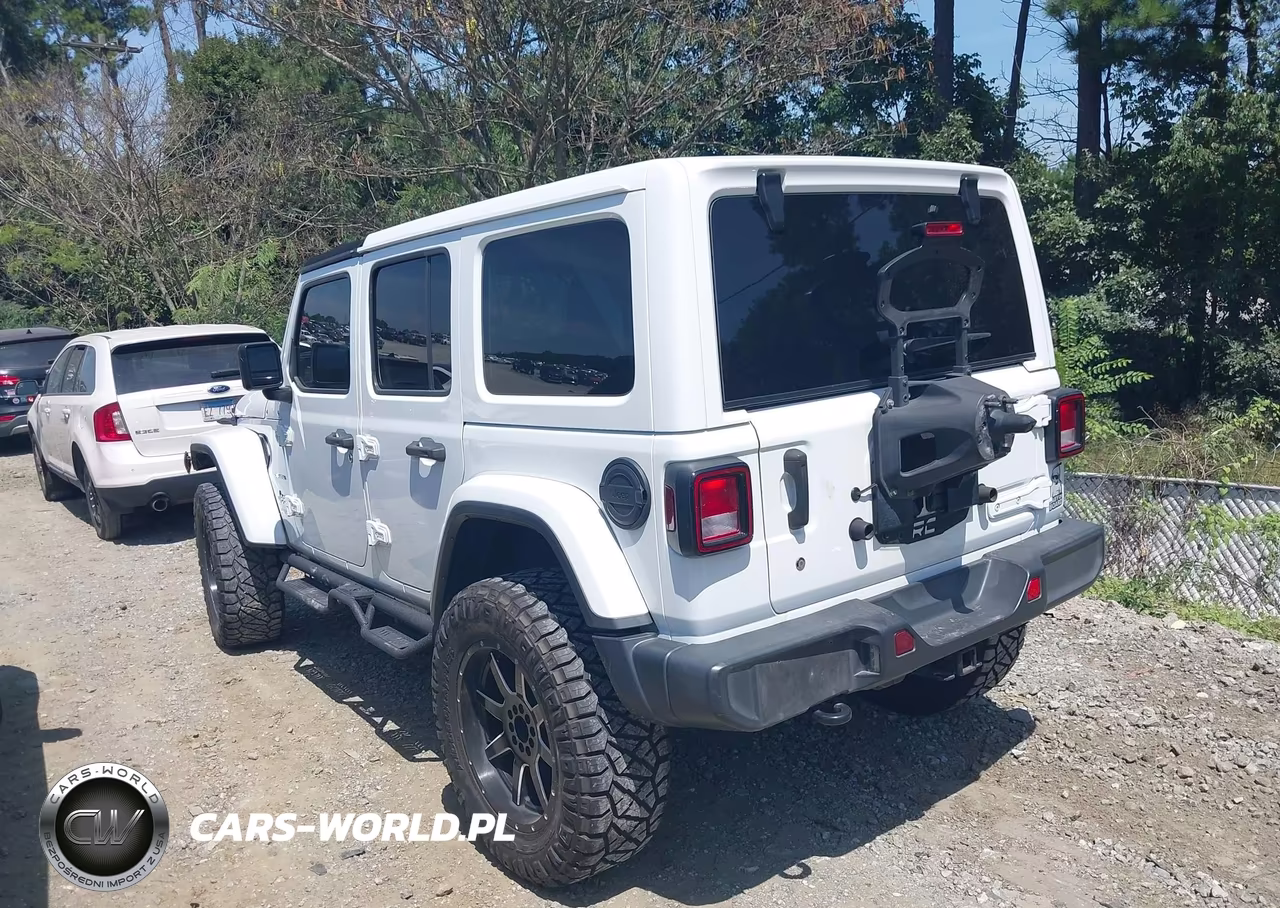 2018 Jeep Wrangler Unlimited Sahara 4X4 VIN:1C4HJXEG3JW140654 - 14