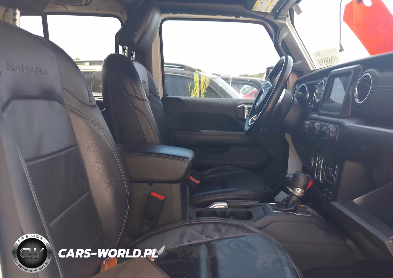 2018 Jeep Wrangler Unlimited Sahara 4X4 VIN:1C4HJXEG3JW140654 - 5