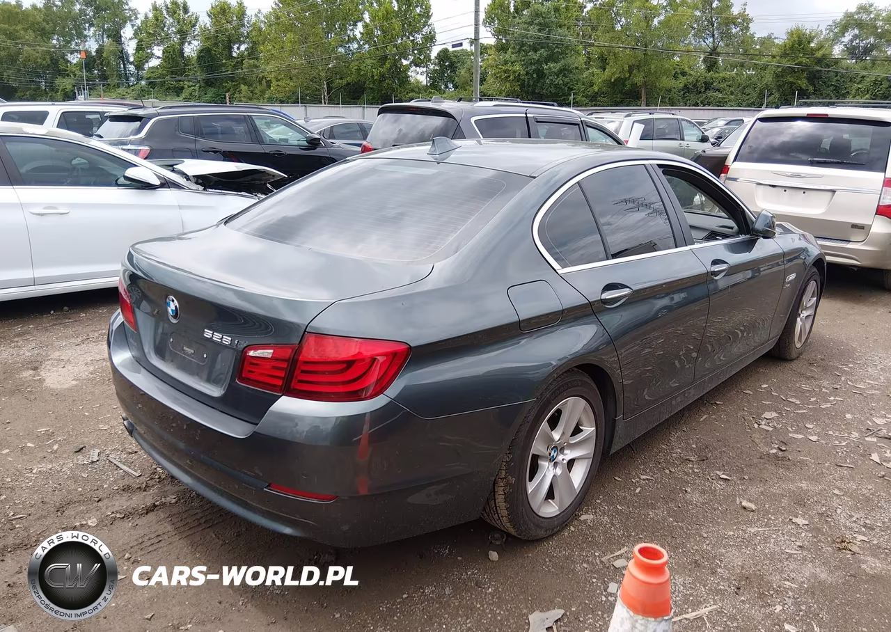 2012 BMW 528I xDrive VIN:WBAXH5C59CDW03857 - 4