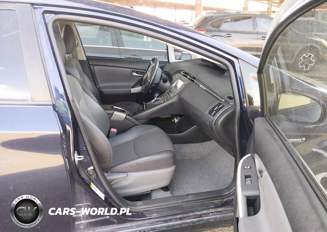 2013 Toyota Prius Four VIN:JTDKN3DU4D0340248 - 5