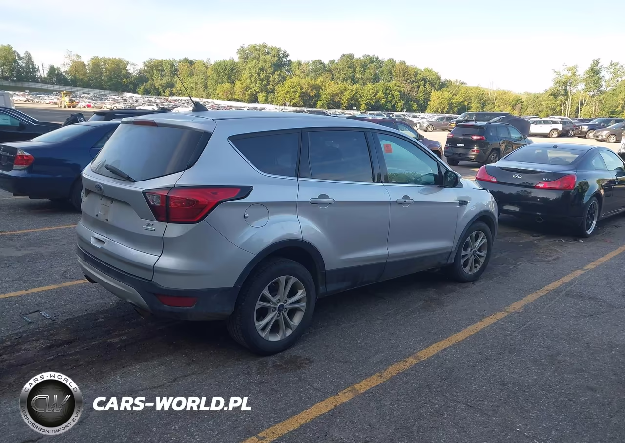 2019 Ford Escape Se VIN:1FMCU0GD3KUB30792 - 4