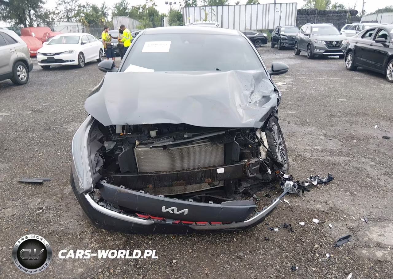 2023 Kia Forte Gt-Line VIN:3KPF54AD9PE605477 - 12