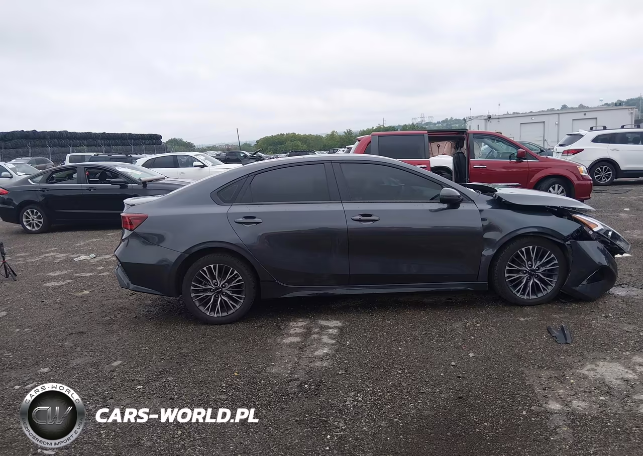 2023 Kia Forte Gt-Line VIN:3KPF54AD9PE605477 - 13