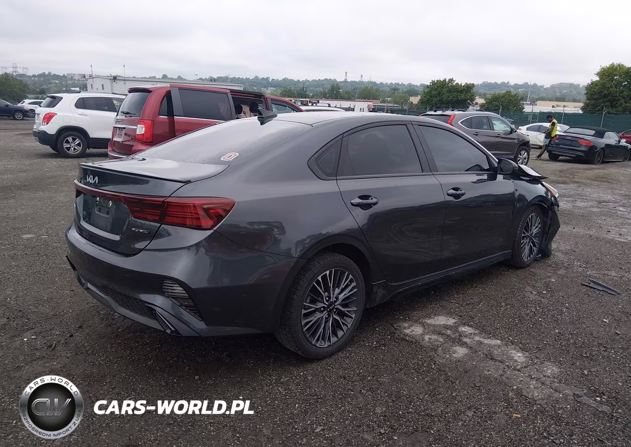 2023 Kia Forte Gt-Line VIN:3KPF54AD9PE605477 - 4