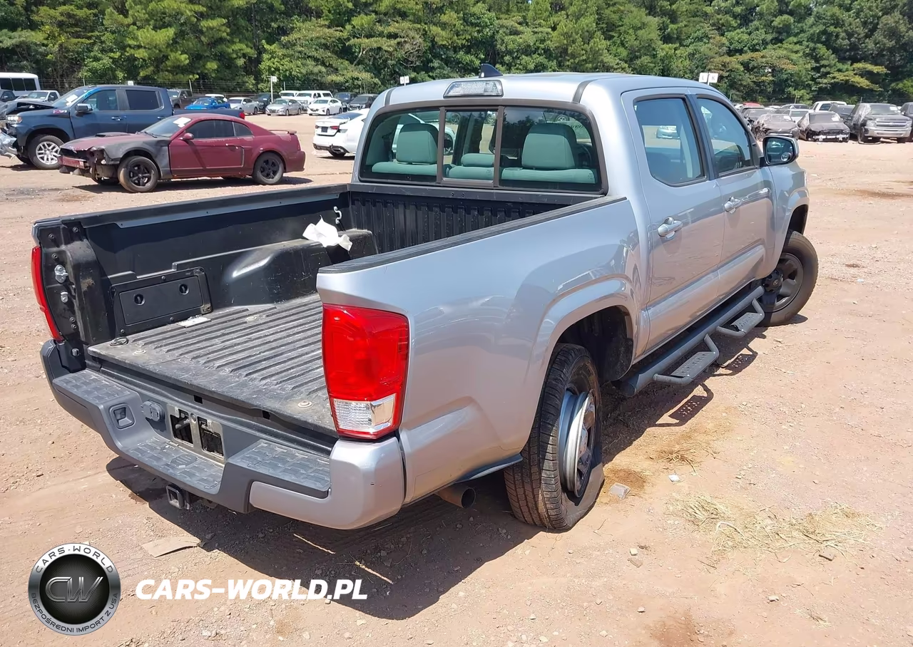 2017 Toyota Tacoma Sr V6 VIN:5TFCZ5AN7HX115482 - 4