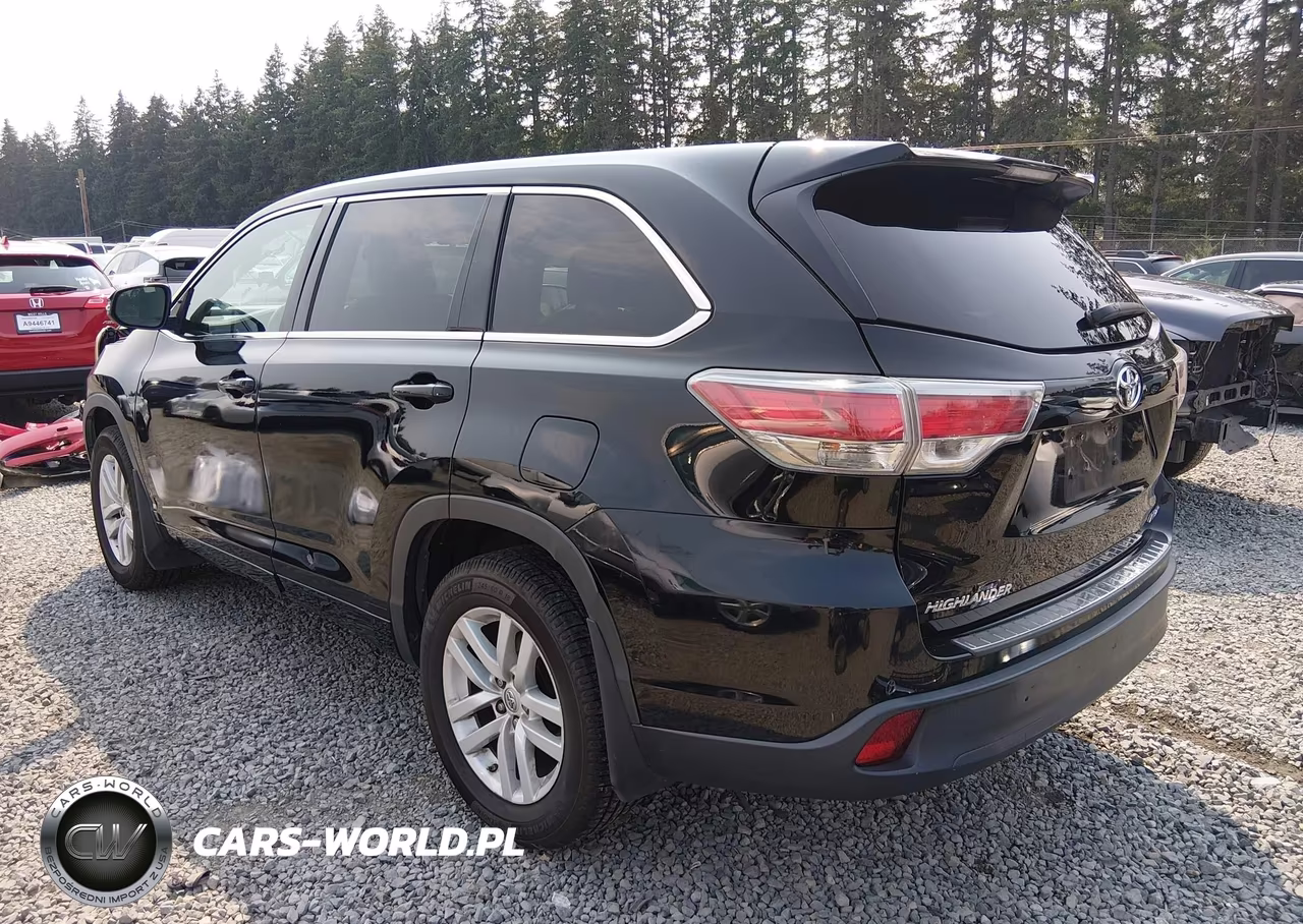 2015 Toyota Highlander Le VIN:5TDBKRFHXFS139031 - 3