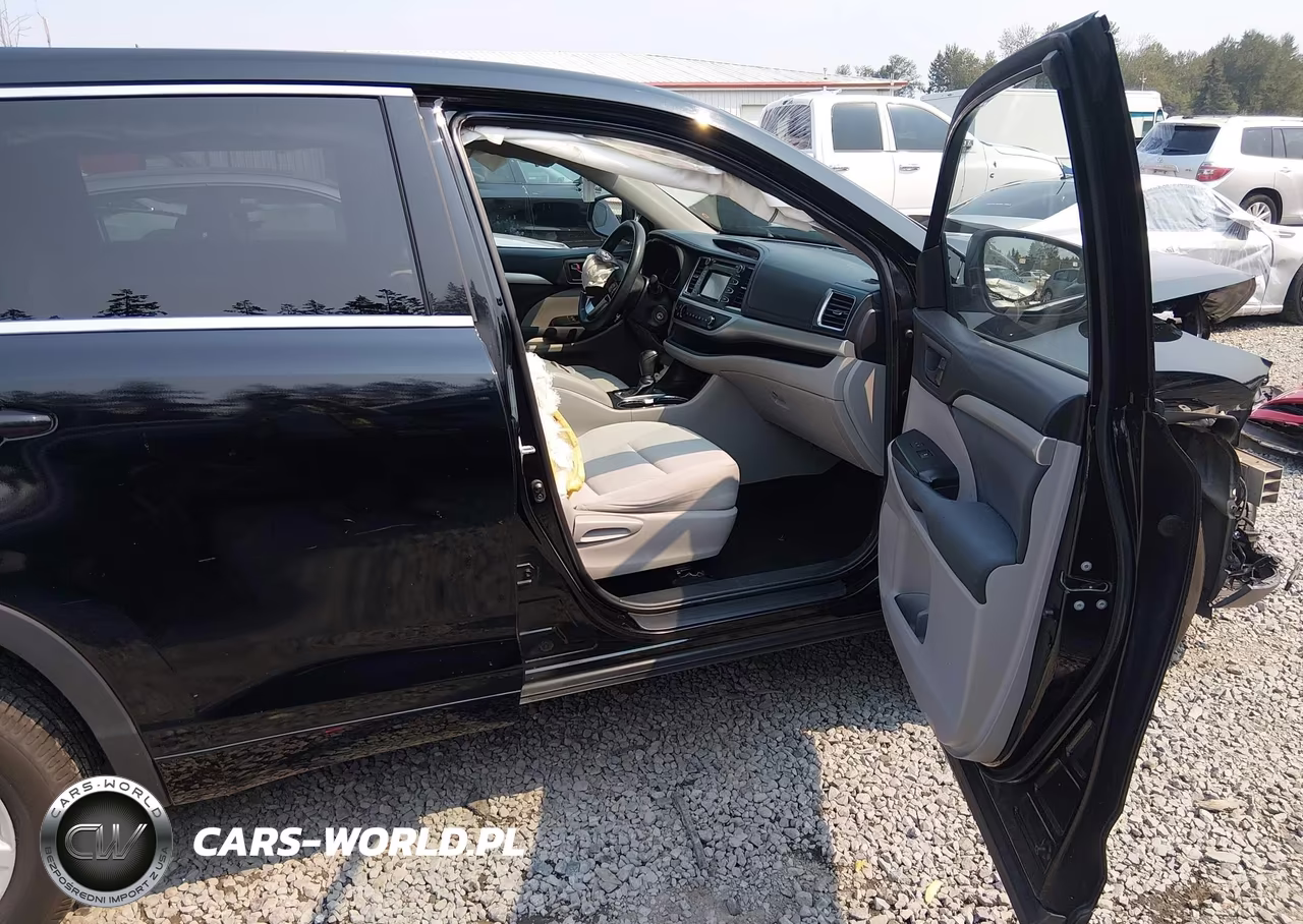 2015 Toyota Highlander Le VIN:5TDBKRFHXFS139031 - 5