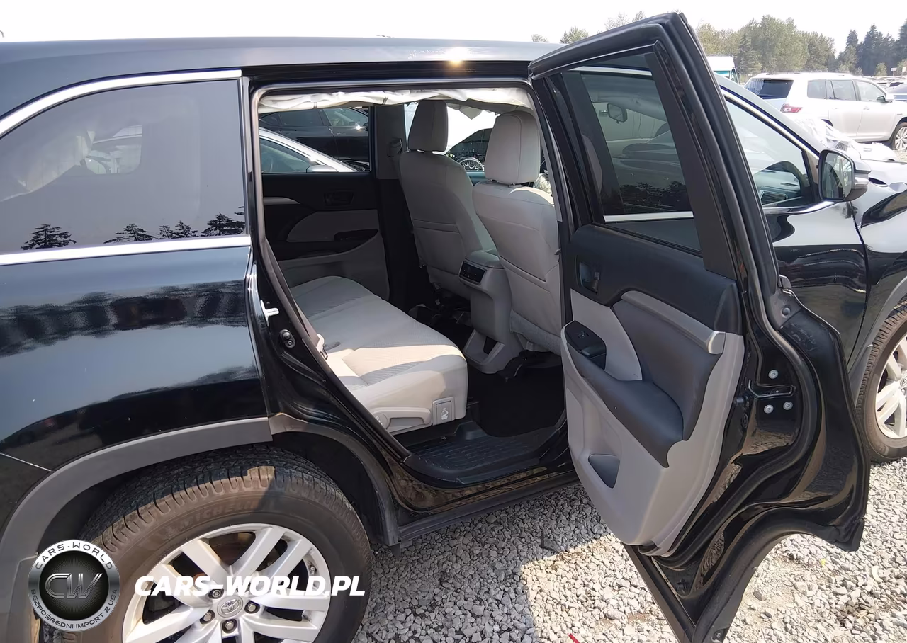 2015 Toyota Highlander Le VIN:5TDBKRFHXFS139031 - 8
