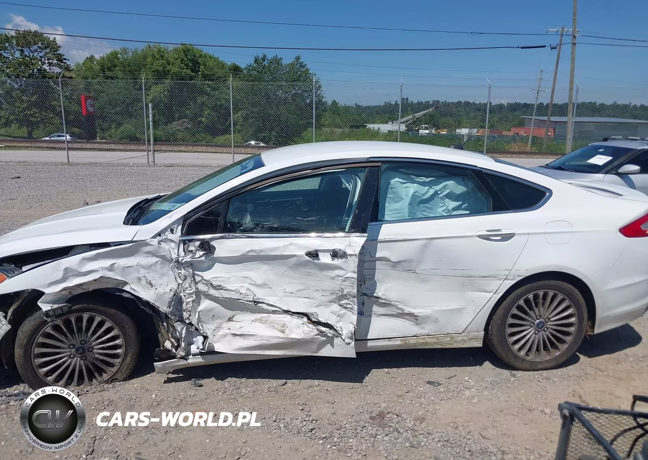 2015 Ford Fusion Titanium VIN:3FA6P0K96FR282211 - 13