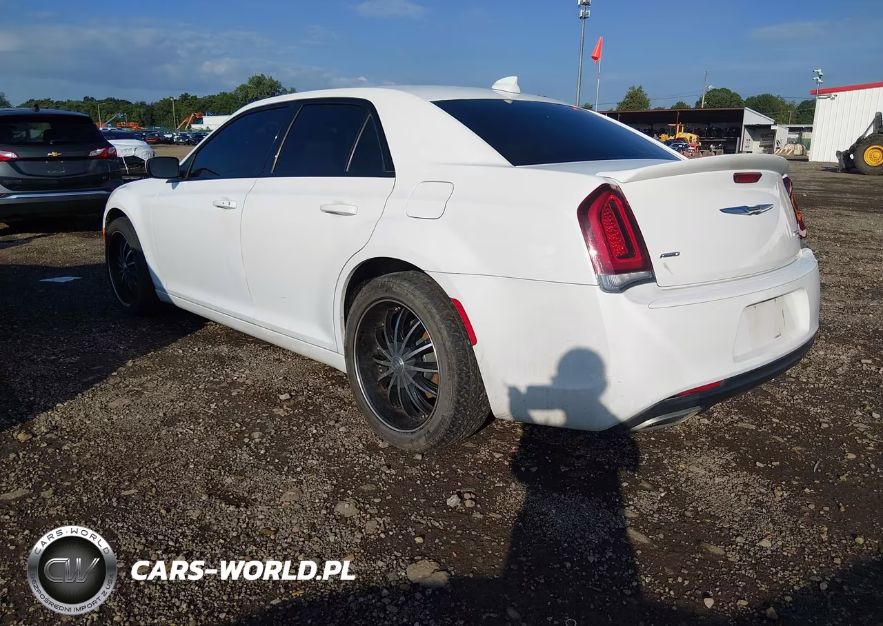 2018 Chrysler 300 300S Awd VIN:2C3CCAGG3JH267423 - 3