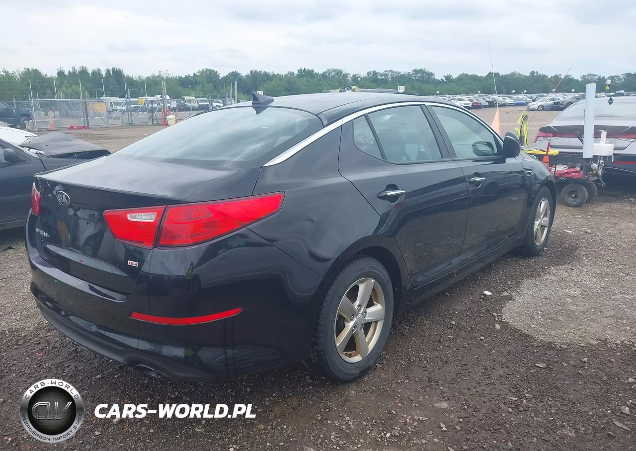 2015 Kia Optima Lx VIN:5XXGM4A77FG491762 - 4