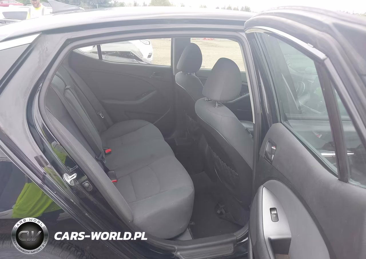 2015 Kia Optima Lx VIN:5XXGM4A77FG491762 - 8