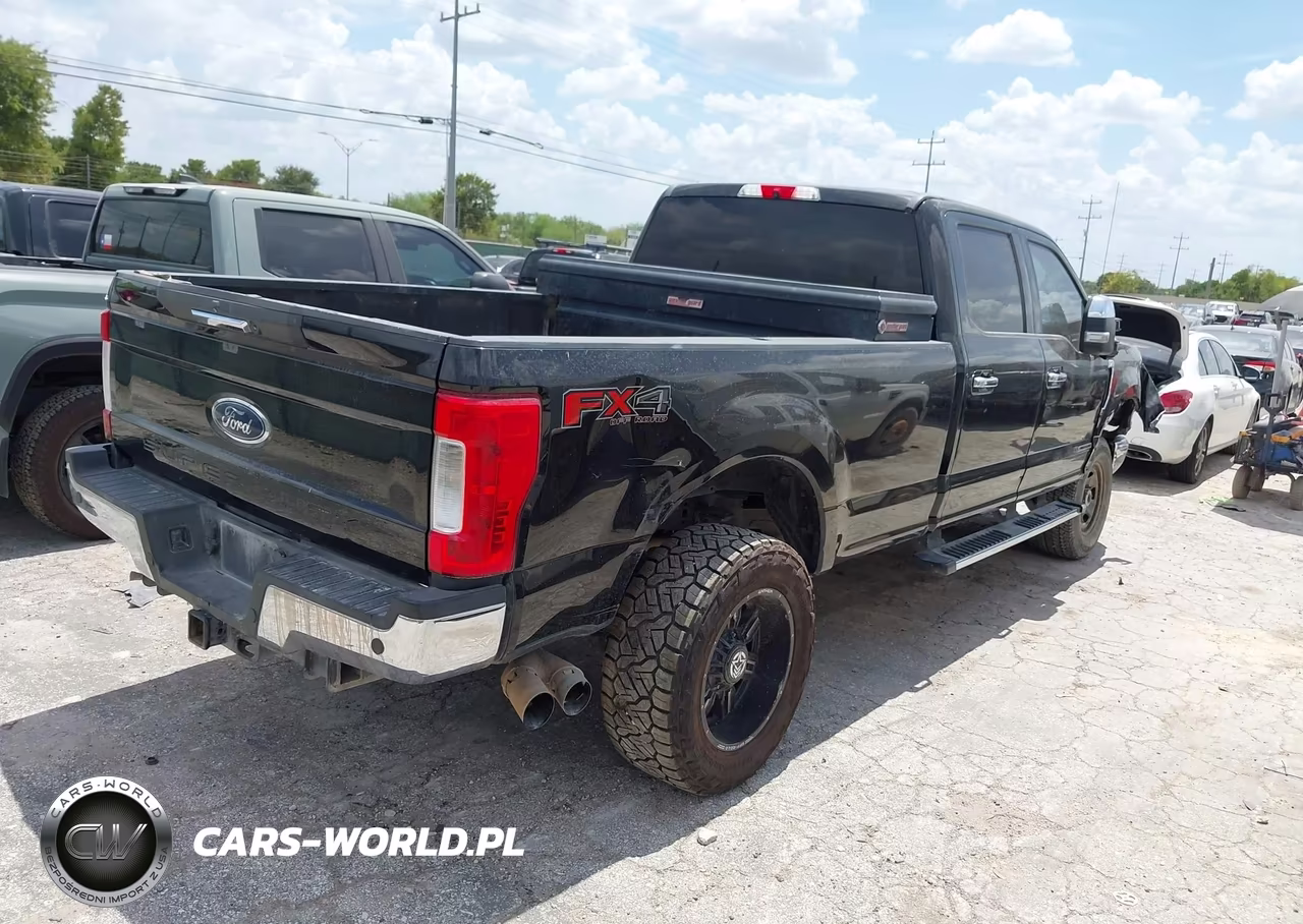 2018 Ford F-350 Xlt VIN:1FT8W3BT3JEB49436 - 4