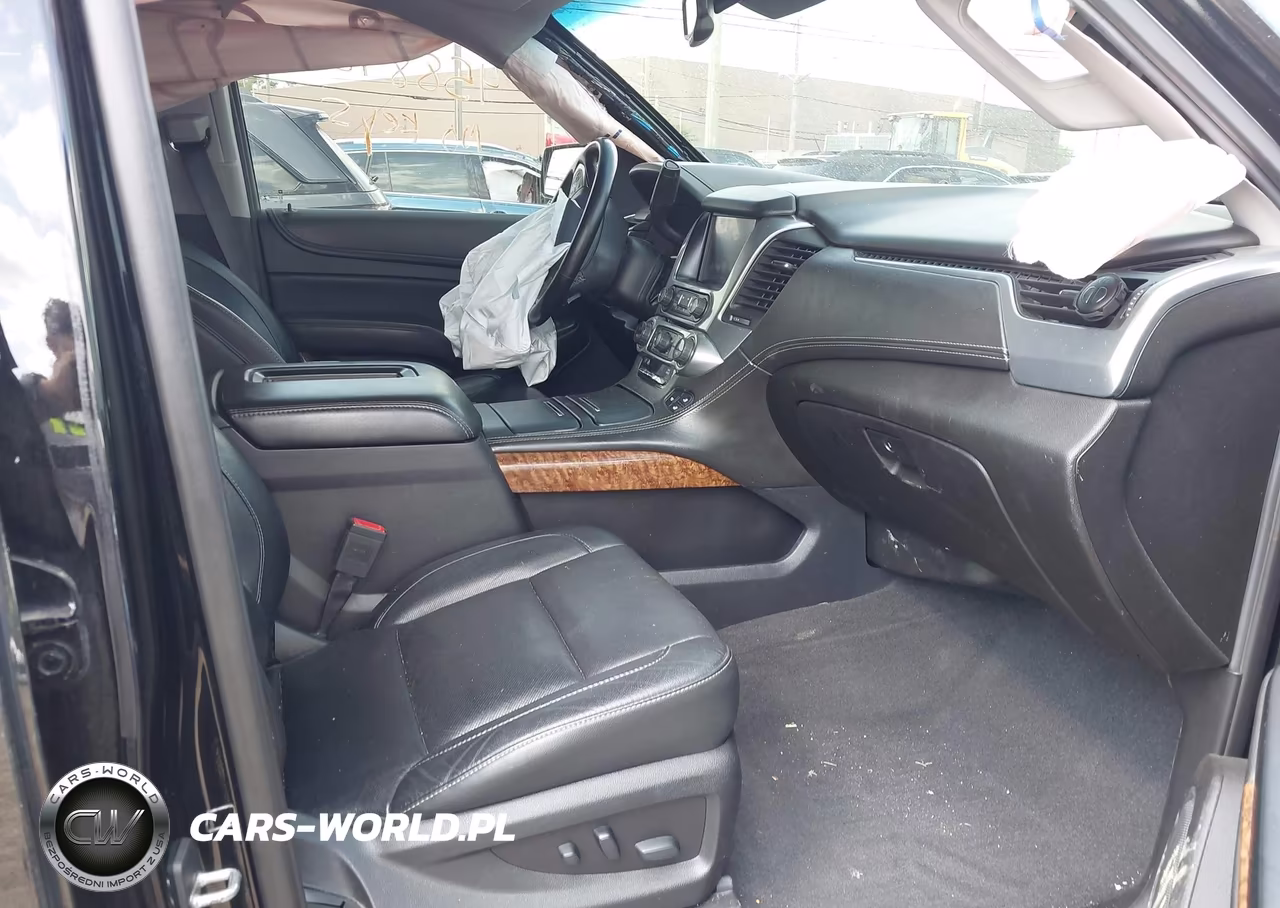 2019 Chevrolet Suburban Premier VIN:1GNSKJKJ2KR184846 - 5