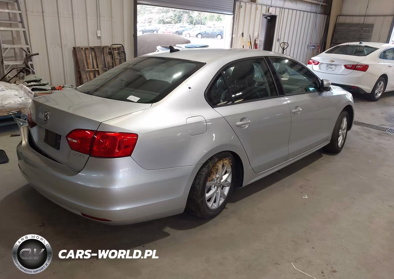 2011 Volkswagen Jetta 2.5L Se VIN:3VWDX7AJ0BM330330 - 4