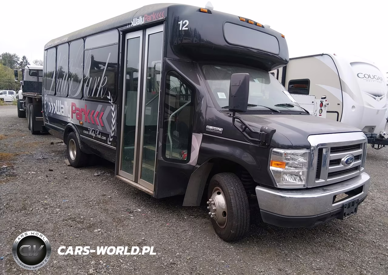 2011 Ford E-350 Cutaway