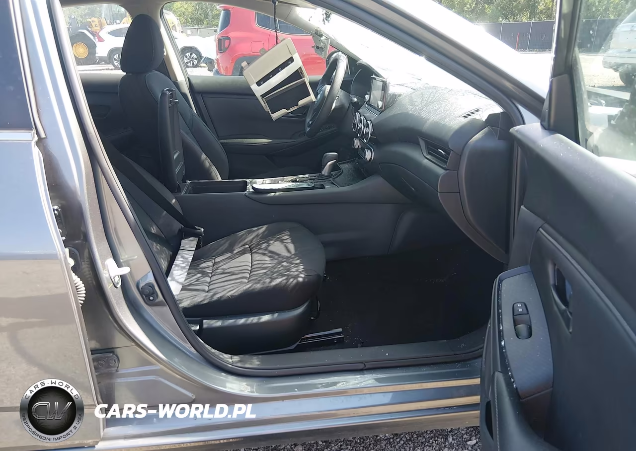 2025 Nissan Sentra S VIN:3N1AB8BV7SY204182 - 5