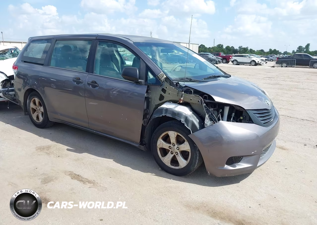 2013 Toyota Sienna L V6 7 Passenger