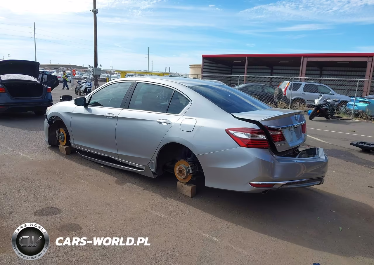 2017 Honda Accord Sport VIN:1HGCR2F50HA158606 - 3