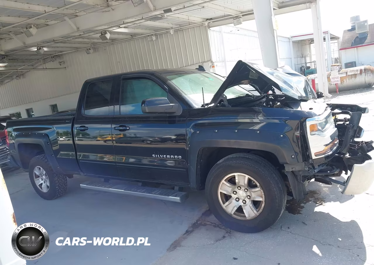 2018 Chevrolet Silverado 1500 1Lt VIN:2GCRCREC3J1101562 - 13