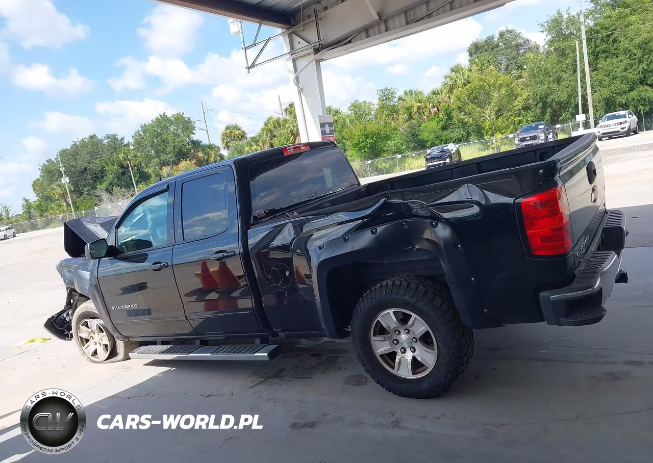 2018 Chevrolet Silverado 1500 1Lt VIN:2GCRCREC3J1101562 - 14