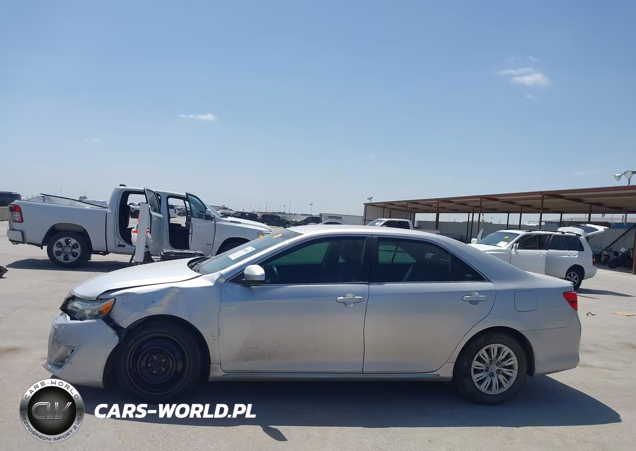 2014 Toyota Camry Le VIN:4T4BF1FK6ER380551 - 14
