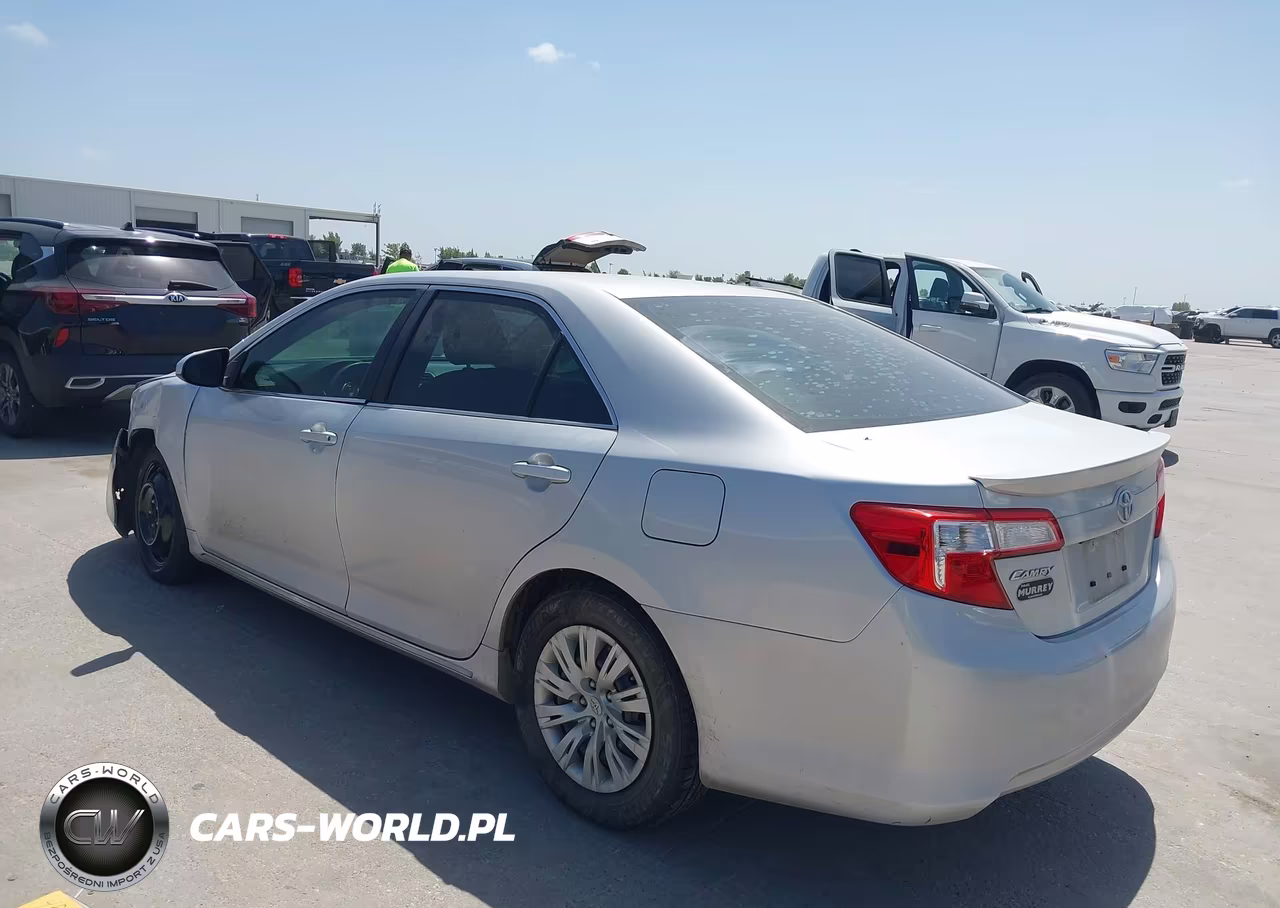 2014 Toyota Camry Le VIN:4T4BF1FK6ER380551 - 3