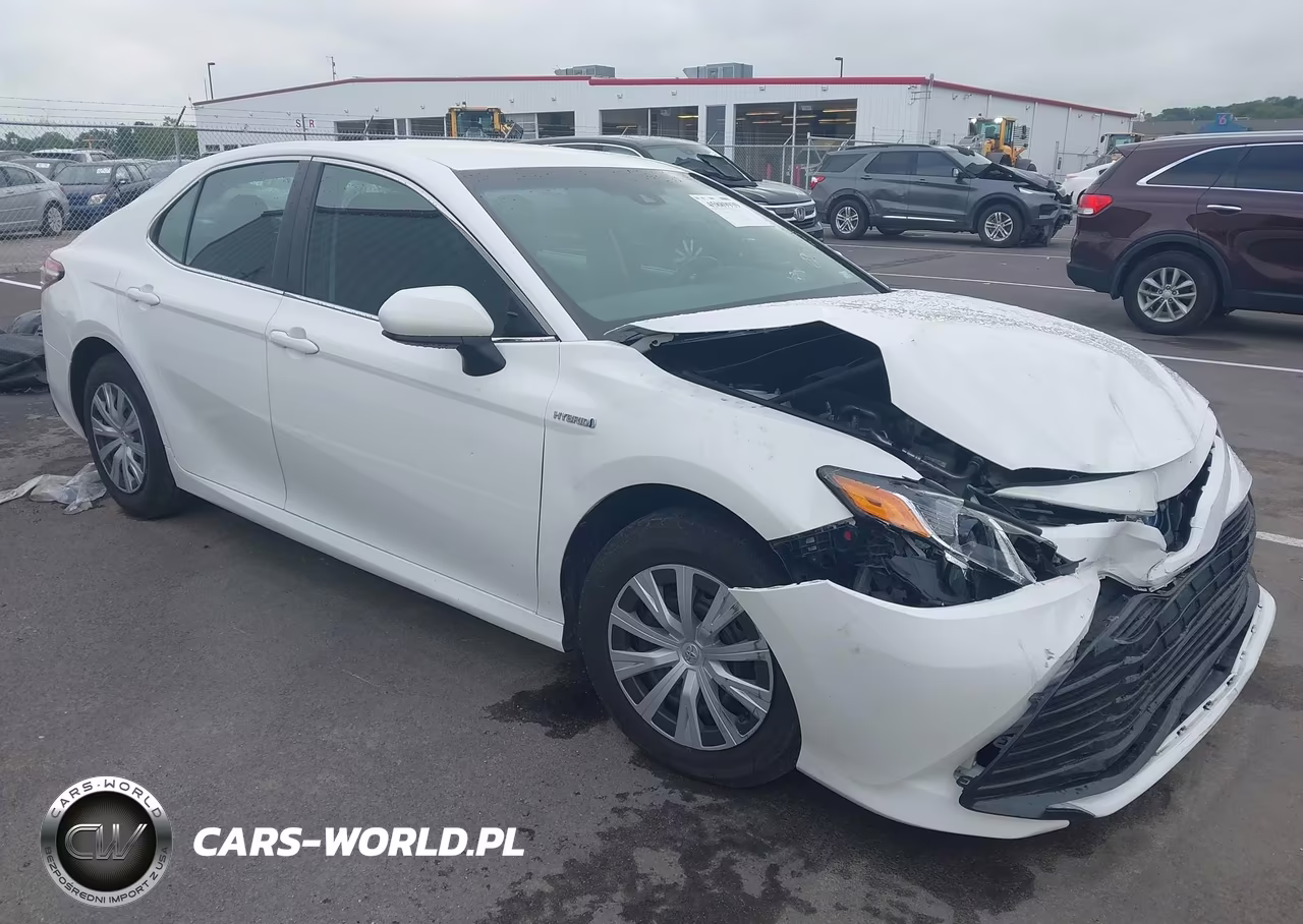2018 Toyota Camry Hybrid Le – zdjęcie 1 z 16