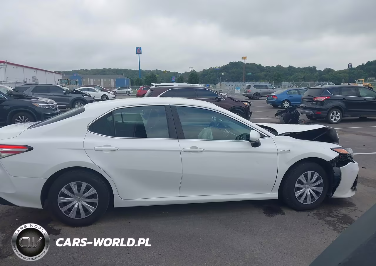 2018 Toyota Camry Hybrid Le VIN:4T1B31HK6JU506384 - 13
