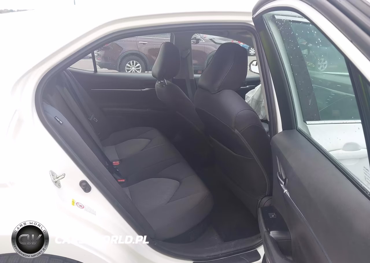 2018 Toyota Camry Hybrid Le VIN:4T1B31HK6JU506384 - 8