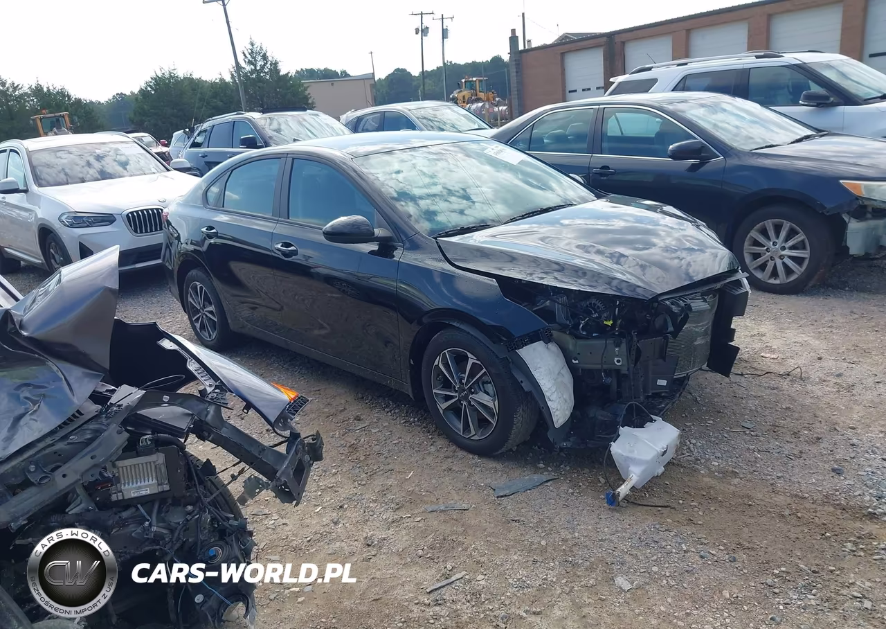 2024 Kia Forte Lxs