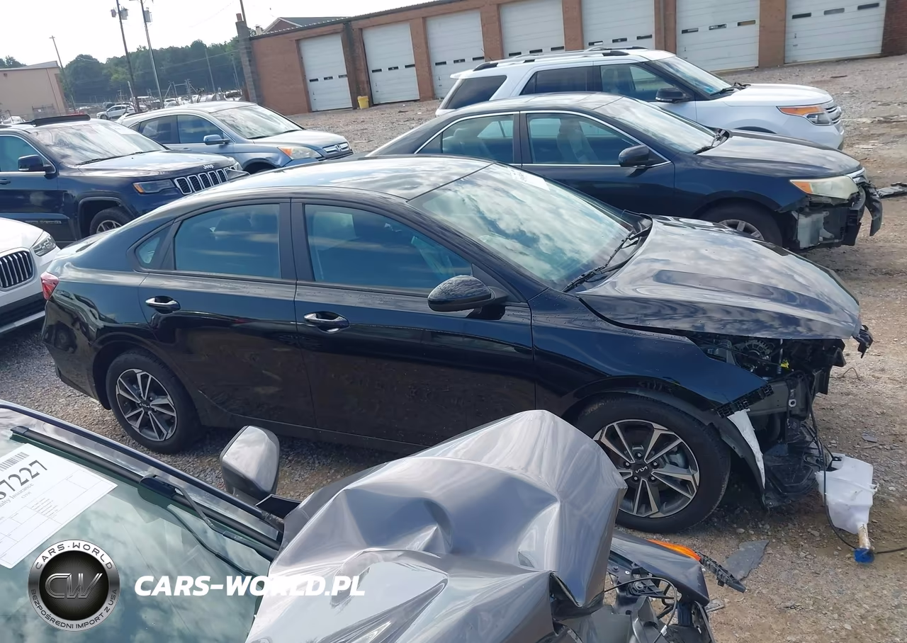 2024 Kia Forte Lxs VIN:3KPF24AD3RE762059 - 14