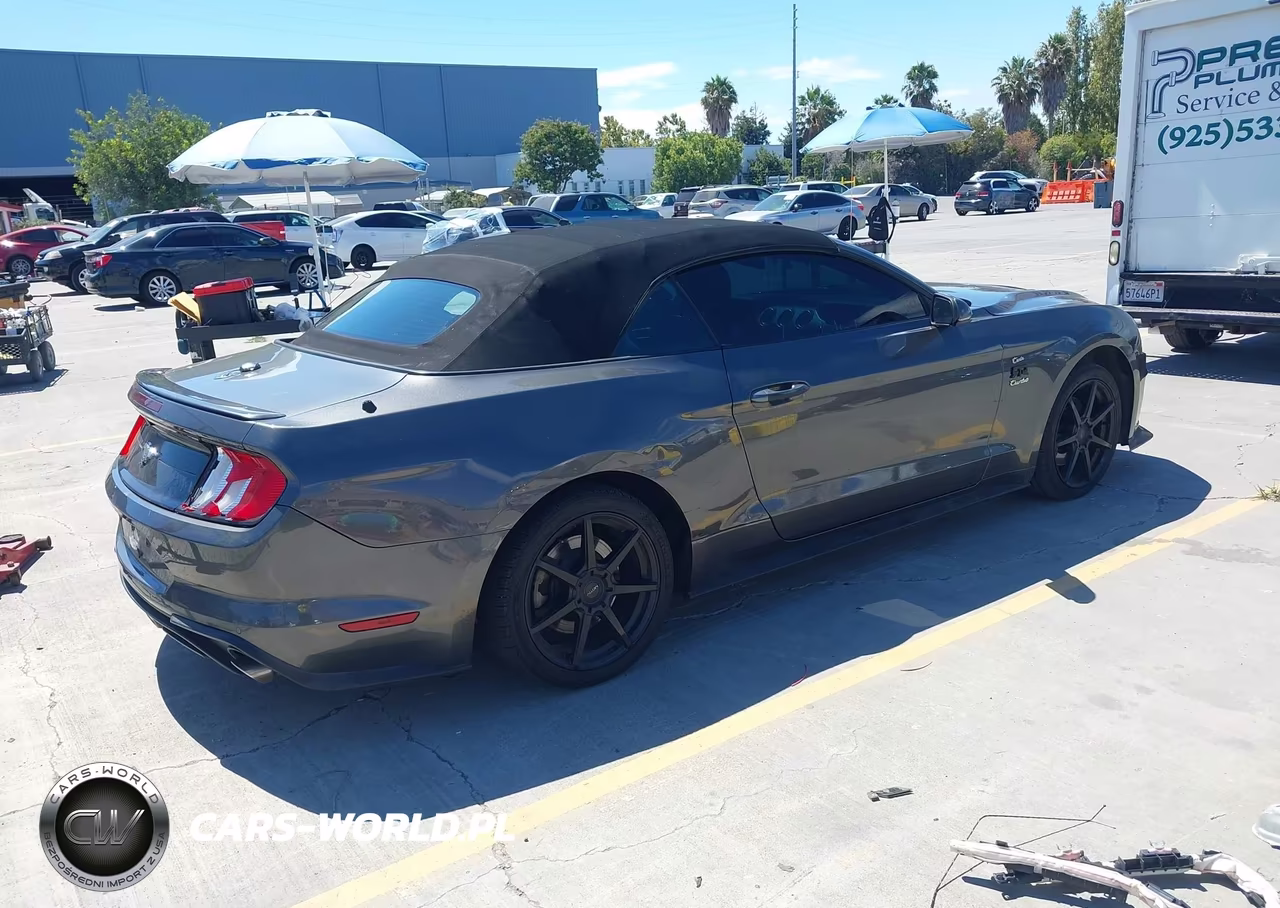 2020 Ford Mustang Ecoboost Premium VIN:1FATP8UH1L5137971 - 4