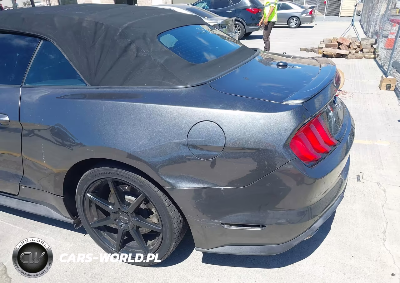 2020 Ford Mustang Ecoboost Premium VIN:1FATP8UH1L5137971 - 6