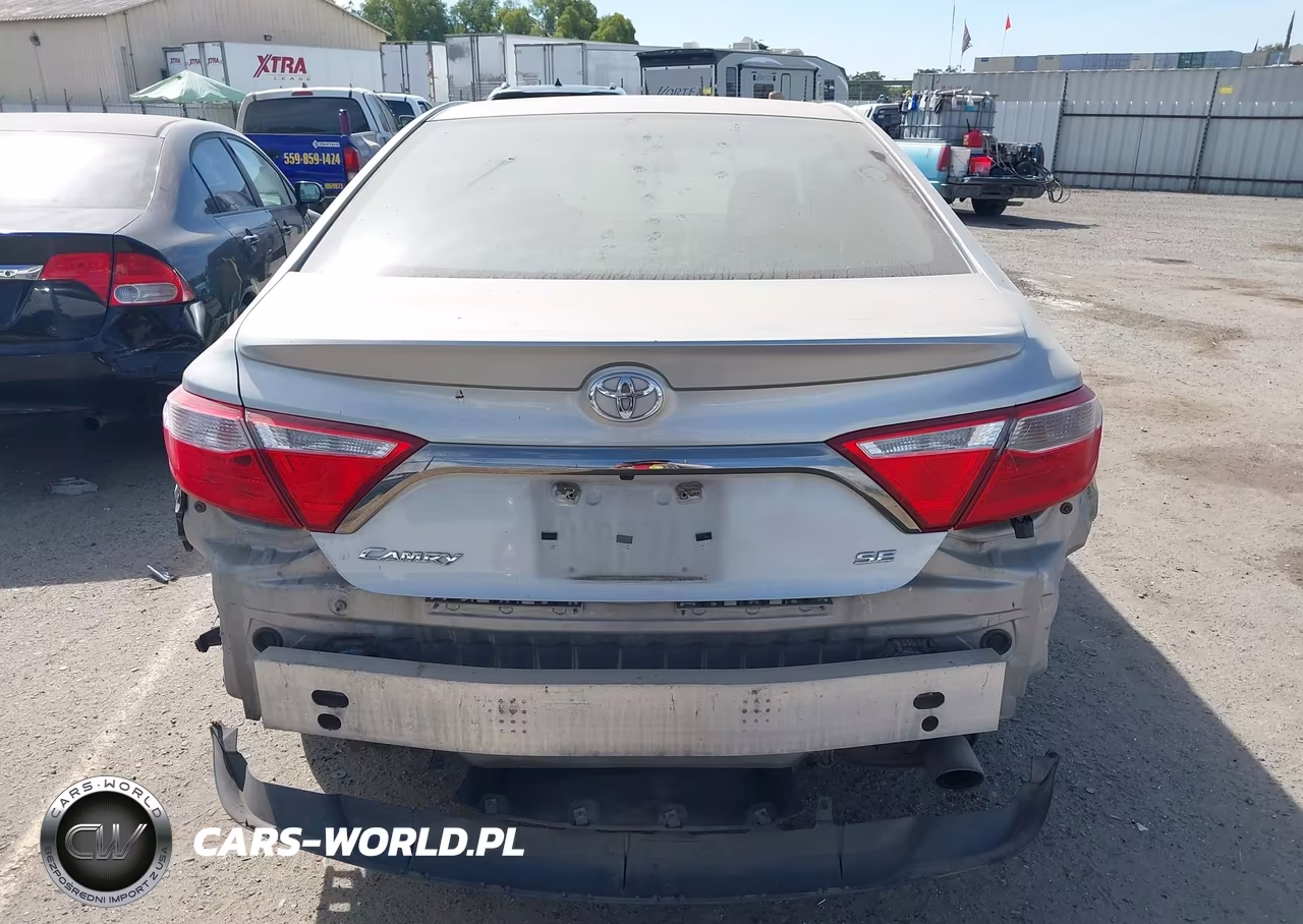 2015 Toyota Camry Se VIN:4T1BF1FK6FU487269 - 17