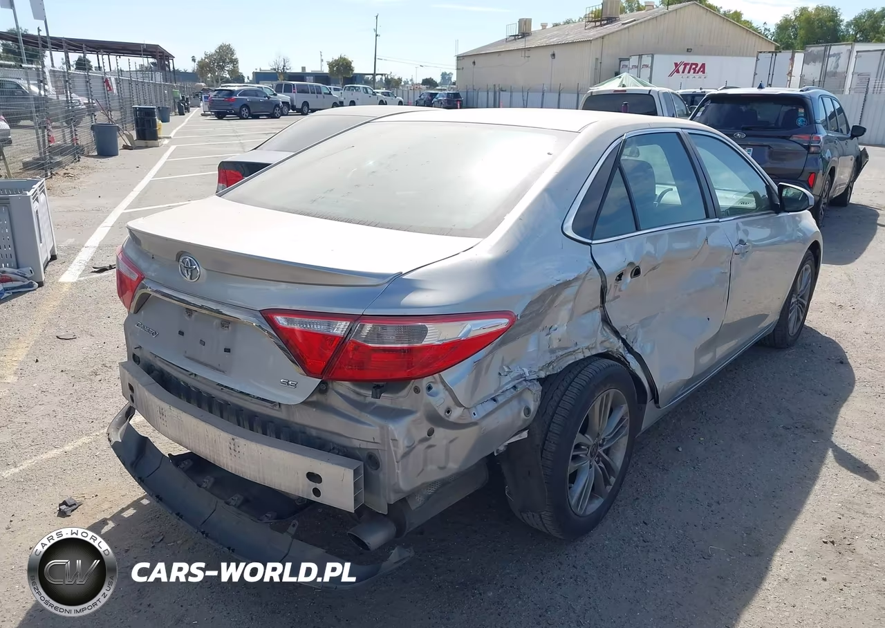 2015 Toyota Camry Se VIN:4T1BF1FK6FU487269 - 4