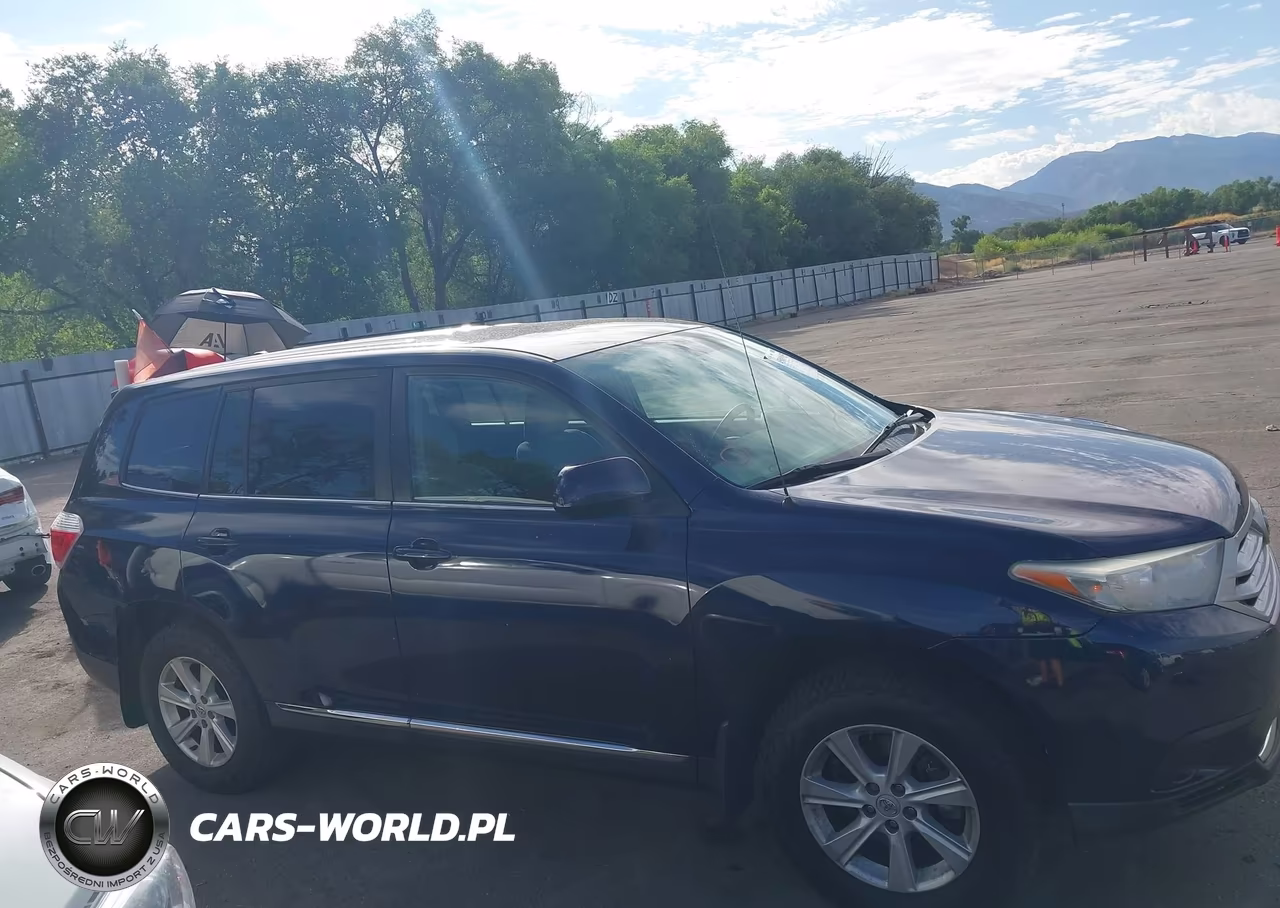 2011 Toyota Highlander Base V6 VIN:5TDBK3EH1BS062347 - 13