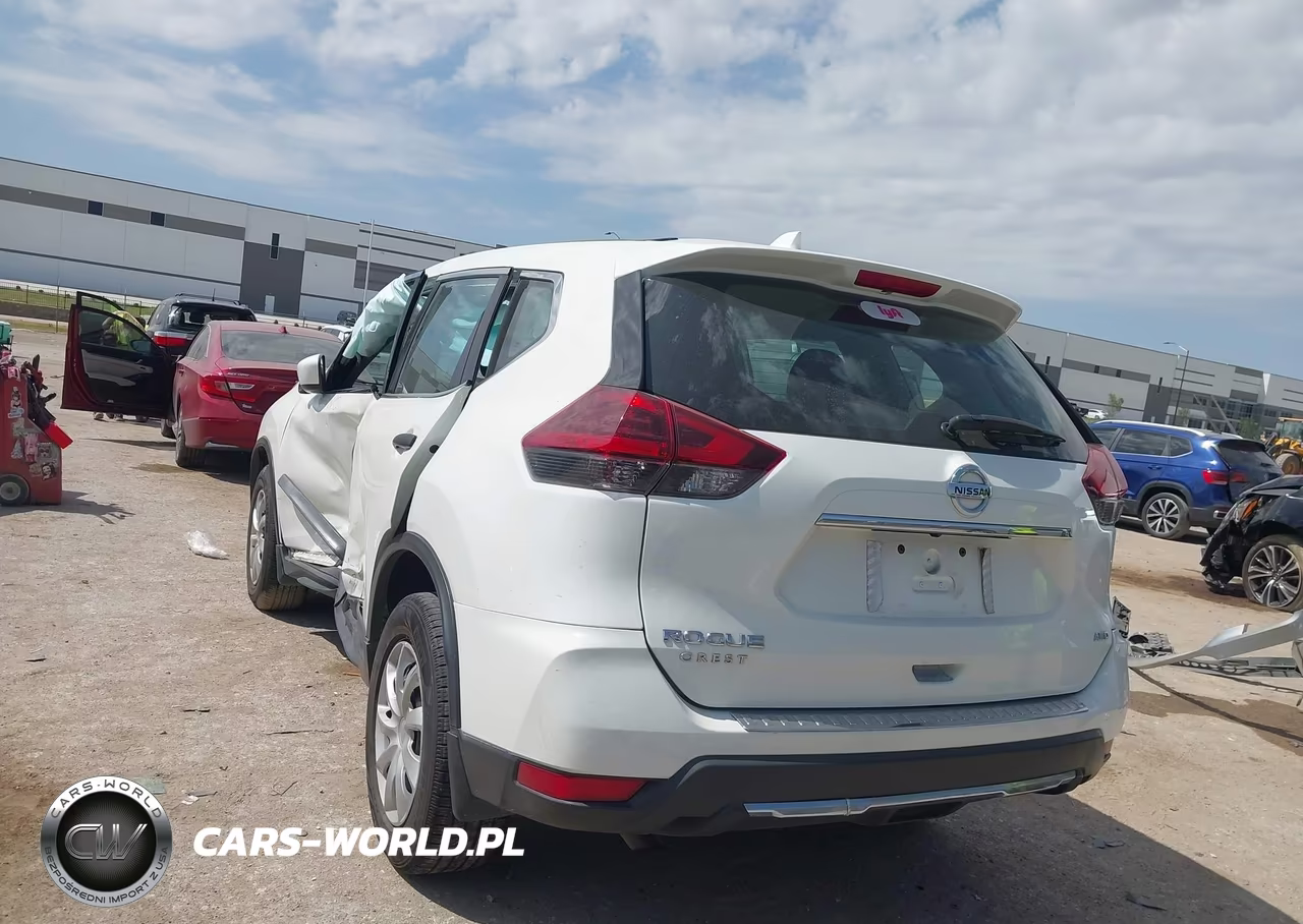 2018 Nissan Rogue S VIN:5N1AT2MV3JC790693 - 3