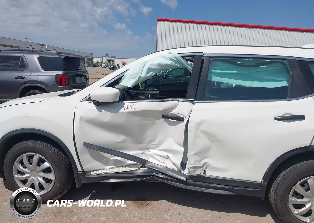 2018 Nissan Rogue S VIN:5N1AT2MV3JC790693 - 6