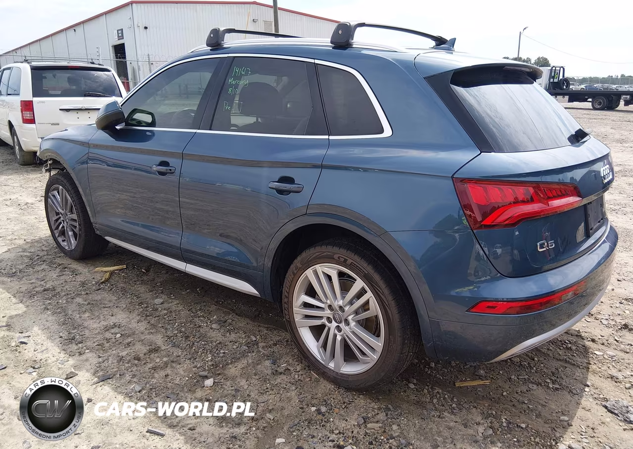 2018 Audi Q5 2.0T Premium VIN:WA1CNAFY2J2044440 - 3