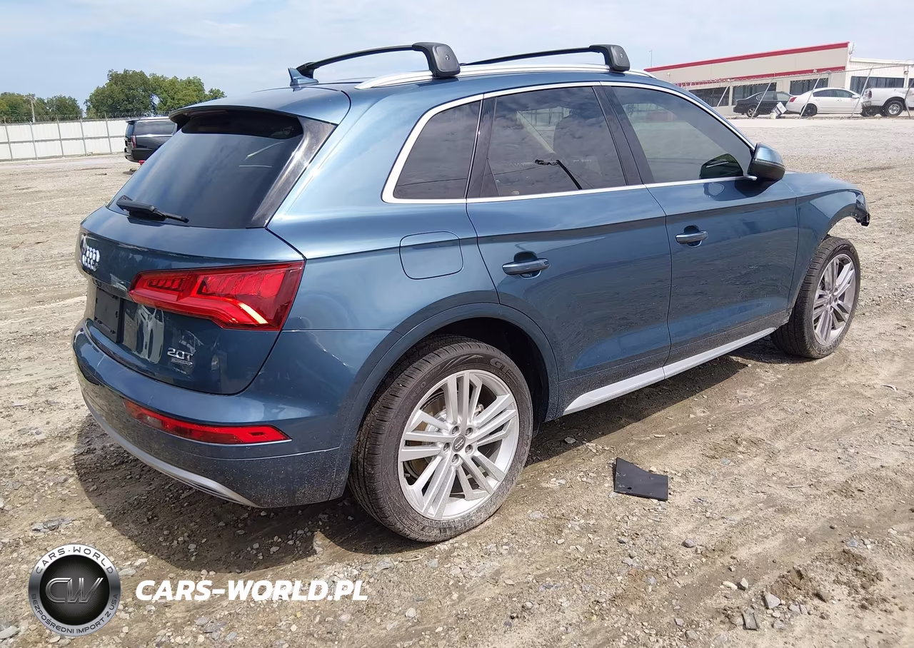 2018 Audi Q5 2.0T Premium VIN:WA1CNAFY2J2044440 - 4