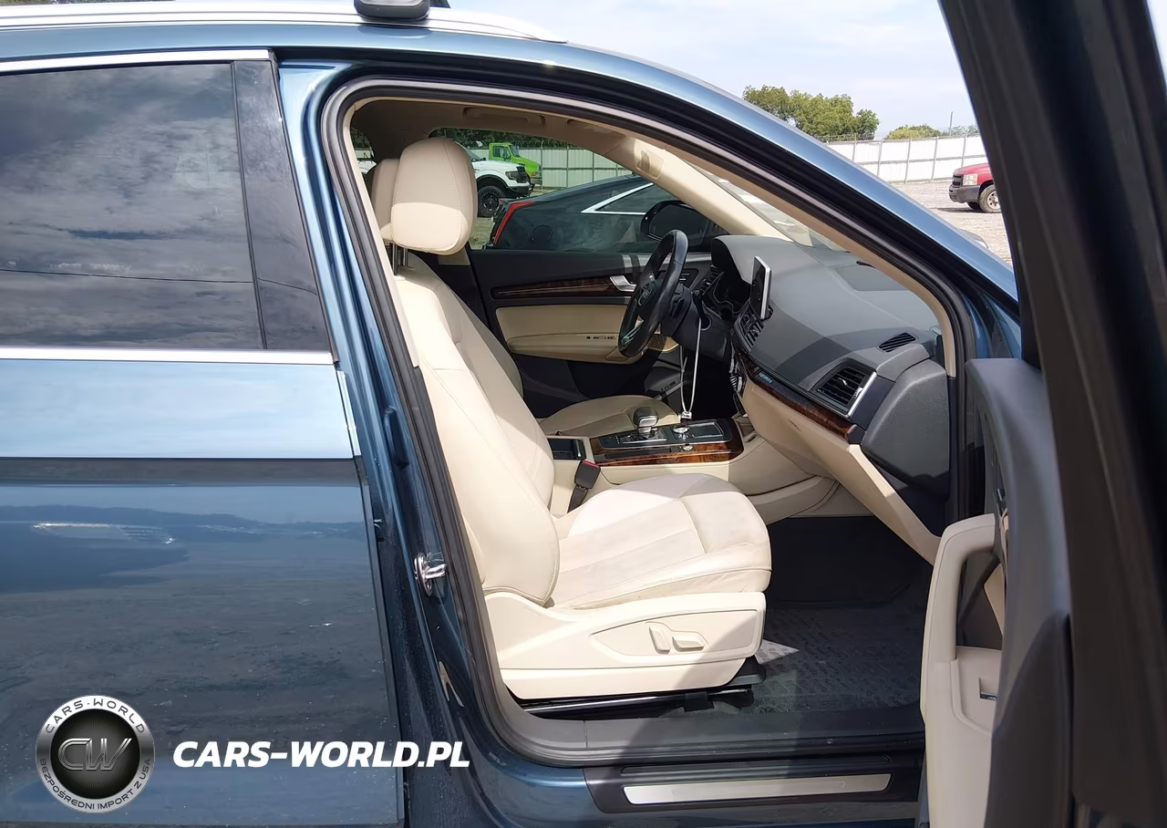 2018 Audi Q5 2.0T Premium VIN:WA1CNAFY2J2044440 - 5