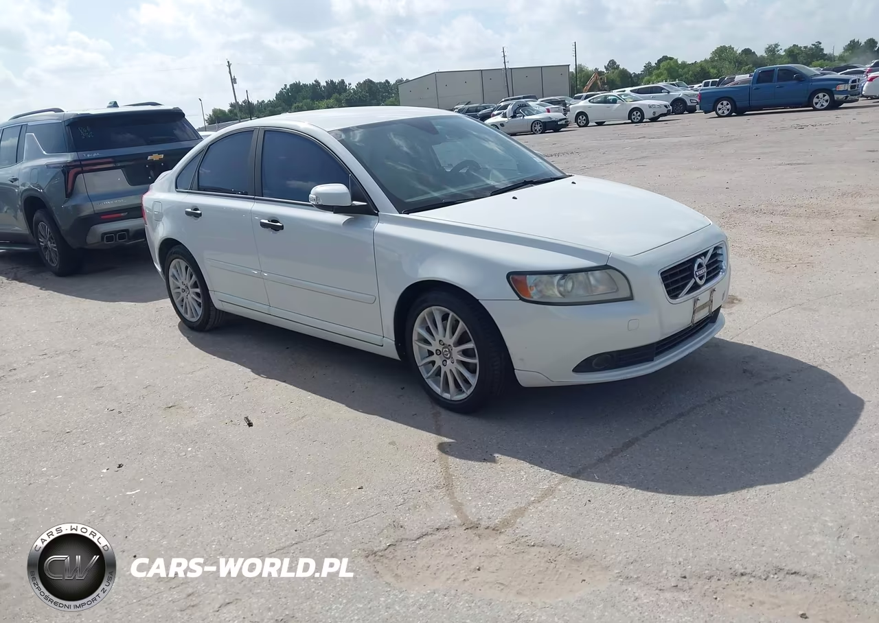 2011 Volvo S40 R-Design-T5 (Fleet Only)-T5 (Retail Only)