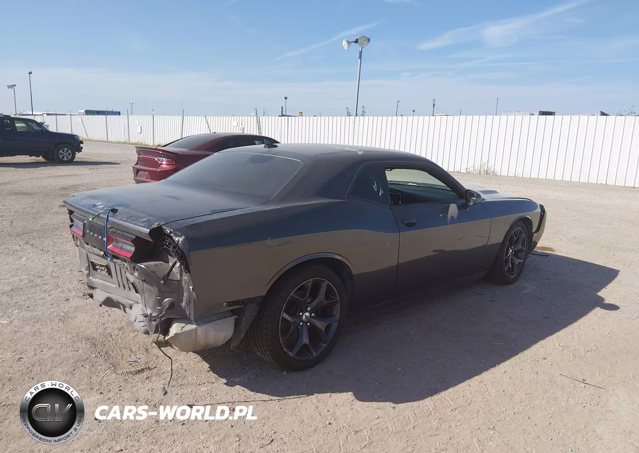 2018 Dodge Challenger Sxt Plus VIN:2C3CDZAG5JH231804 - 4