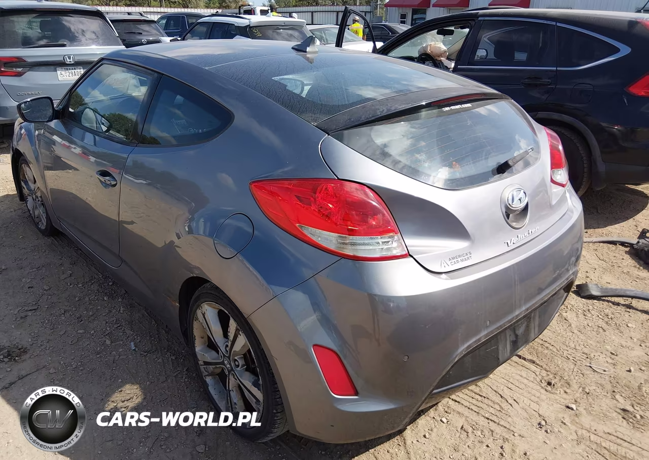 2016 Hyundai Veloster VIN:KMHTC6AD2GU282410 - 3