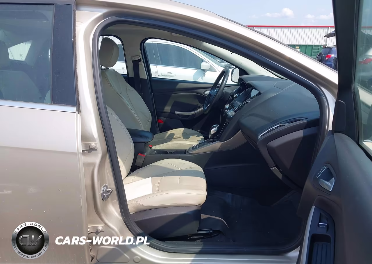 2017 Ford Focus Titanium VIN:1FADP3J29HL288292 - 5