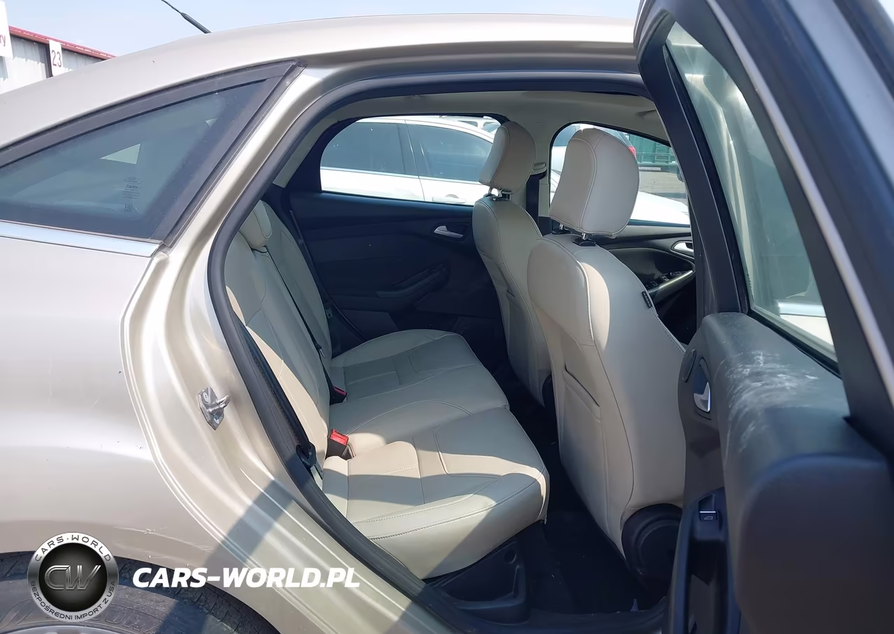 2017 Ford Focus Titanium VIN:1FADP3J29HL288292 - 8
